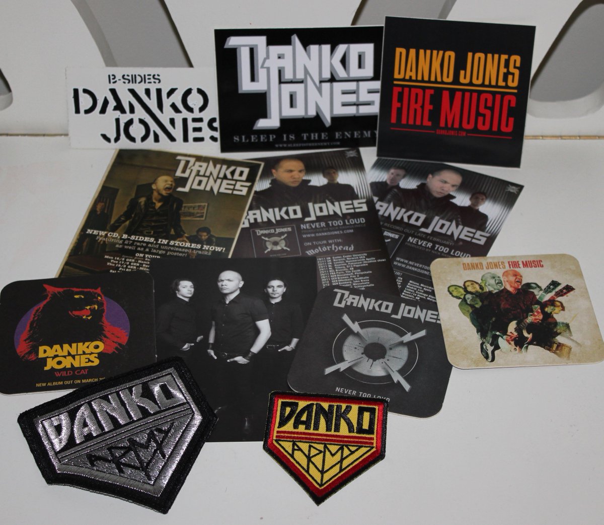 TheAcorn1's tweet photo. @KoelschFromMars @dankojones Just a small token of appreciation, my friend. The silver patch will be in use for sure. Love the other one too much to commit at this time! :-) #MangoKid #TheRules #CanadasBestKeptSecret https://t.co/QCug86asq1