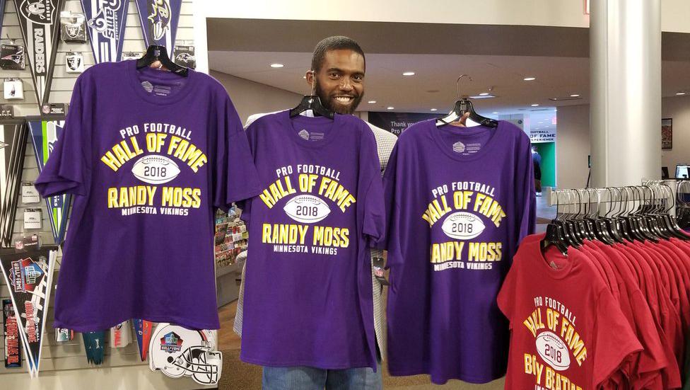 Home Sweet Home.  @RandyMoss is spending time at the @ProFootballHOF this week.  📰: mnvkn.gs/LeGAbA https://t.co/OVT9E1OWSC