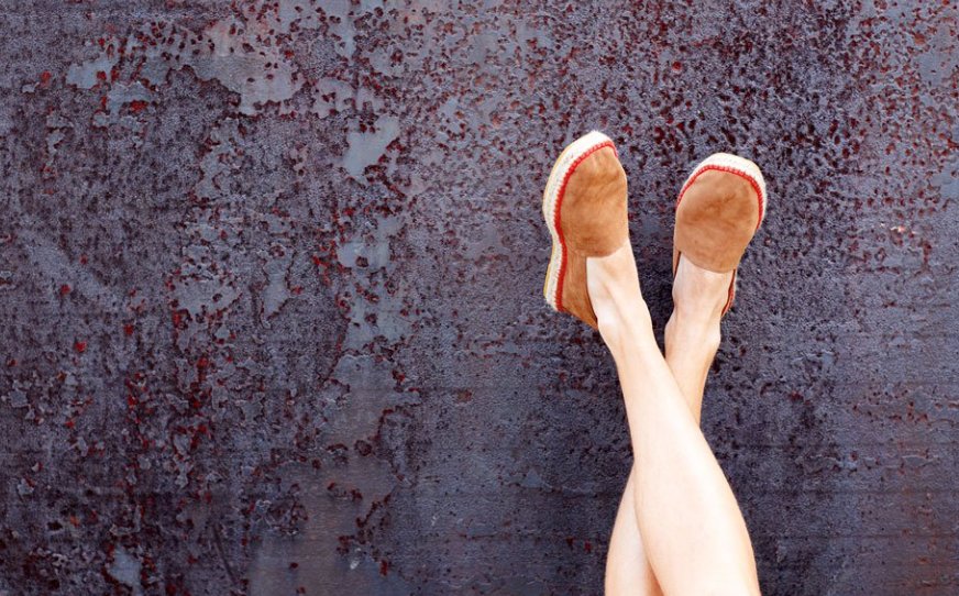 roscoppractice's tweet photo. Great news.. Feet up, or rather legs up is an easy way to help your body and its circulation. Like the heart pushes fresh blood through the body, the soles of the feet have a space which push the veins back to the heart for each step we make. 
 #healthtips https://t.co/BFp0C81cyv https://t.co/9unGz2qKbV