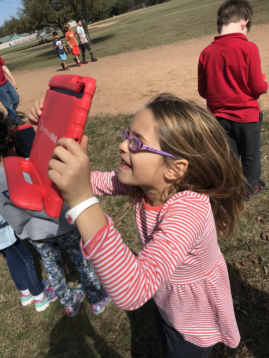 We used the app SkyView Lite to enhance our observations of objects in the sky #SWESinnovates