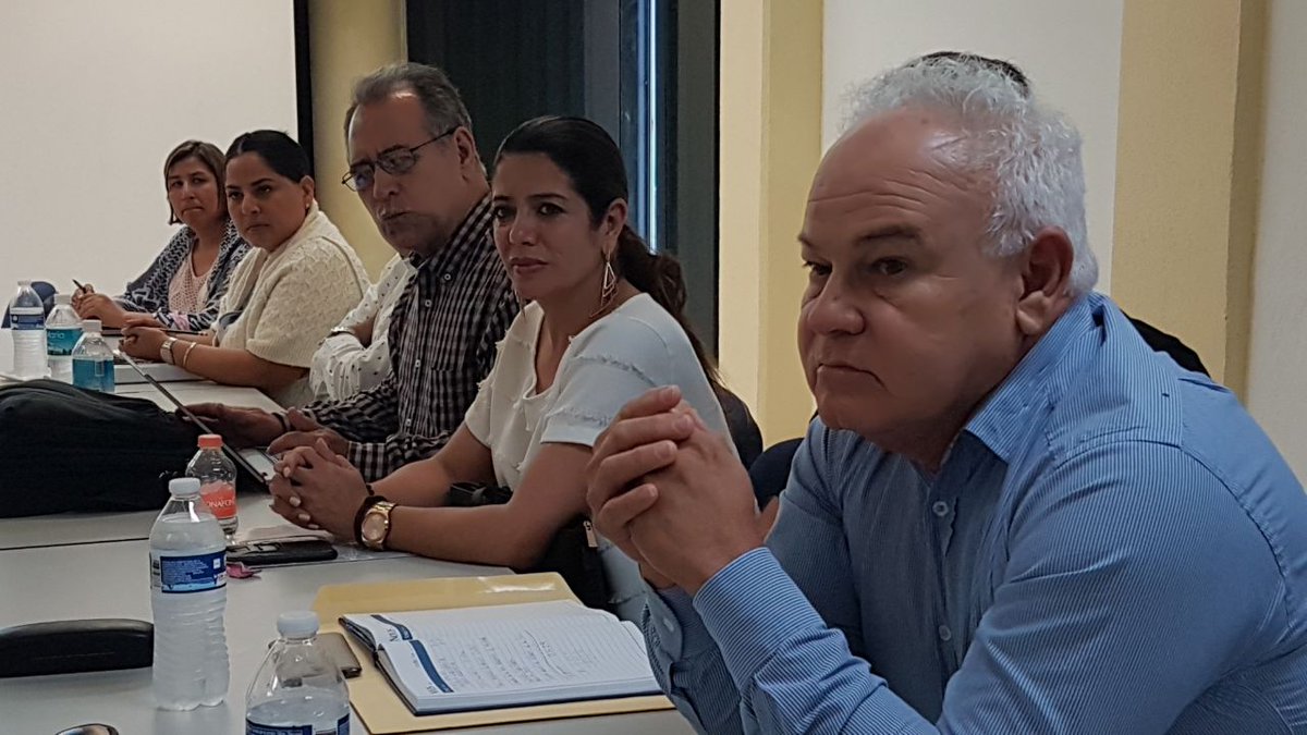EducacionQR's tweet photo. Titular de SEQ @ana_anaissabel  se reúne con directores/as de educación  superior del  Estado, con el objetivo de trabajar de manera conjunta,  coordinada y  precisa para mejorar la calidad educativa dentro de las  instituciones,  apegándose al Nuevo Modelo Educativo. https://t.co/ptYtdnRJkE