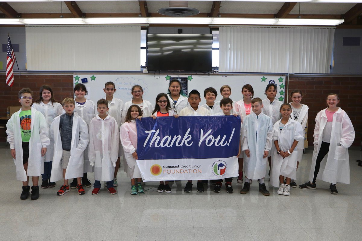 pascoschgrants's tweet photo. Thank YOU Suncoast Credit Union Foundation for the new STEM lab at Seven Springs Elementary School!! https://t.co/NZMv1AZsLT