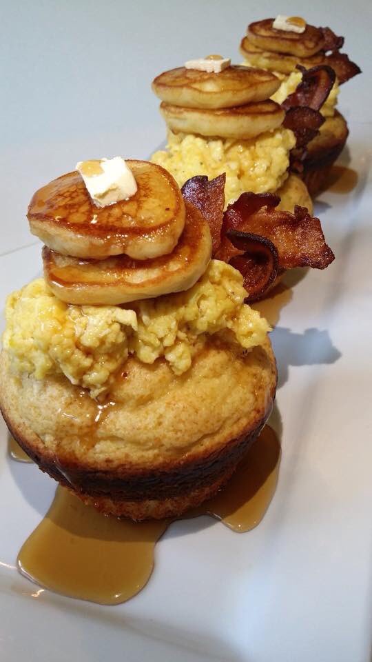 Phillieschosen's tweet photo. It’s #NationalPancakeDay so i decided to make my own version, how about “Vanilla Pancake Muffins w/ Bacon &amp; Eggs topped with mini silver dollar pancakes!!!! #wikjm #youngandhungry #essenceeats https://t.co/8fOFmvHHBn