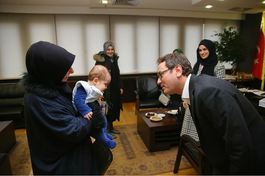 EnsarHanimlar's tweet photo. Hanımlar Komisyonu Yönetimi olarak Başakşehir Bld. Başk. Yasin Kartoğlu beyefendiyi makamında ziyaret ettik.Bize vermiş olduğu destek bizleri onure etti...Başakşehir için yeni projeler konuşup en kısa zamanda sizlerle buluşacağız inş. https://t.co/kQRloEoRX0