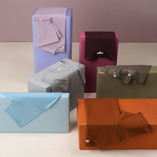 unionmadegoods's tweet image. Building blocks for just about any warm-weather look, a great tee is the foundation of the springtime wardrobe. And few do it better than Lady White, who make each of their perfectly proportioned, built-to-last tees in the USA.⠀
⠀
#ladywhiteco #usasp… ift.tt/2FaqprG