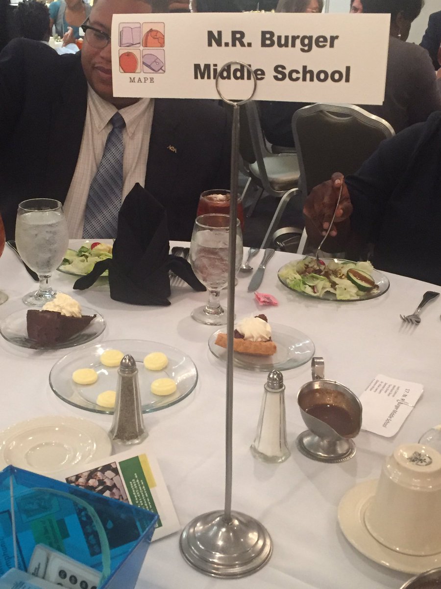 nrburgermiddle's tweet photo. At the MAPE Governor's Award Lunch with Burger's Power Partner representatives #PartnershipMatter #TogetherBurgerWINS #1city1district1mission1vision4allkids @mape_ms @HPSD @HpsdSup https://t.co/O2hdQHF0X0