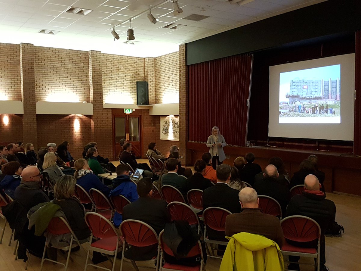 DocomomoScot's tweet photo. Discussing #CablesWyndHouse & #LinksviewHouse tonight, past and future! #Mid20c #MassHousing in #Leith, #Edinburgh. Thanks to Dawn McDowell, @HistEnvScot, and Jude Barber & Nicola McLachlan, @Collective_Arch, for great #presentations. Long live #BananaFlats & its big neighbour https://t.co/MbHqNUyl68