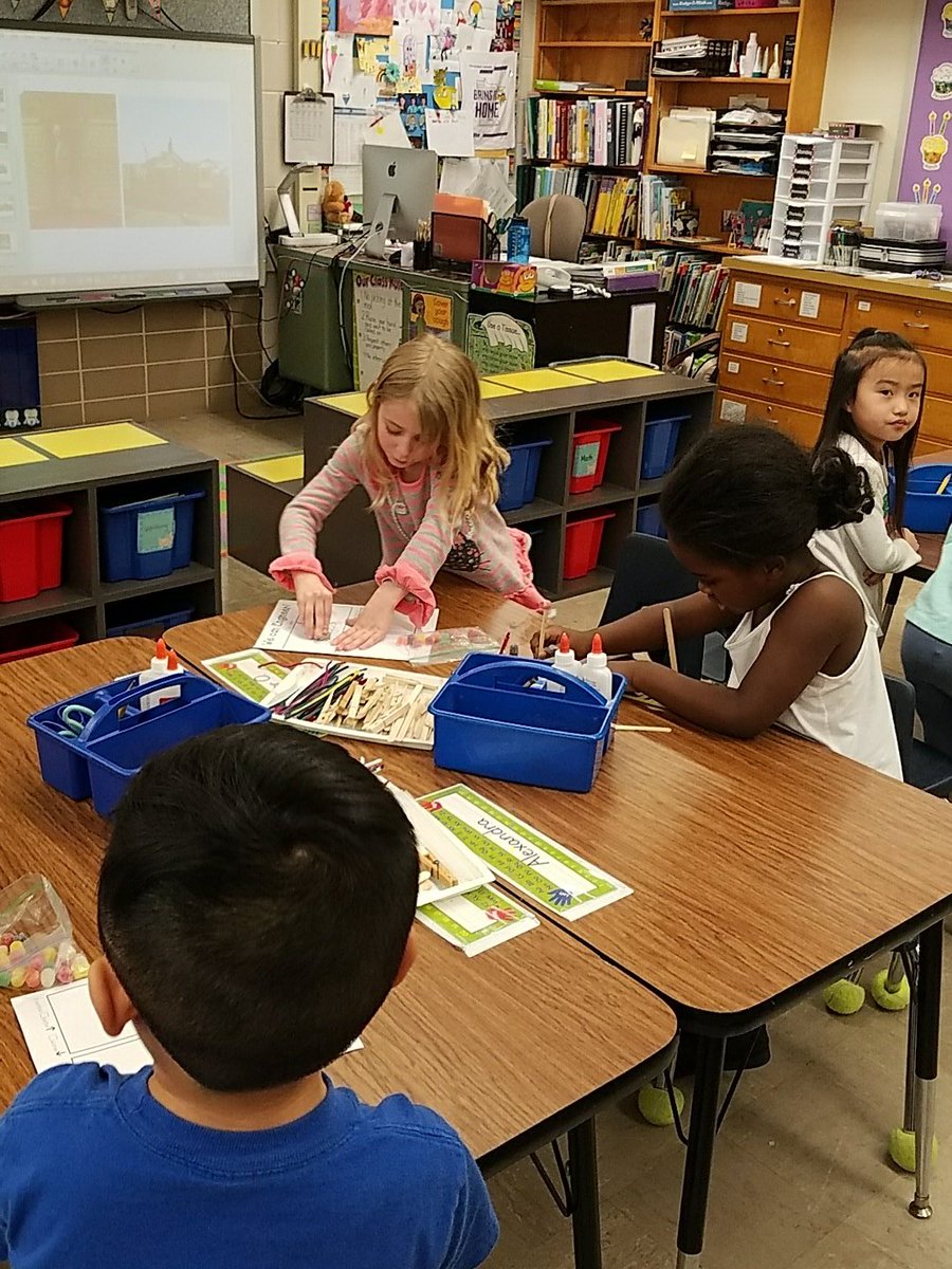 kinderkell's tweet photo. #623STEM is building little engineering minds!! https://t.co/kzhjEDlN8W
