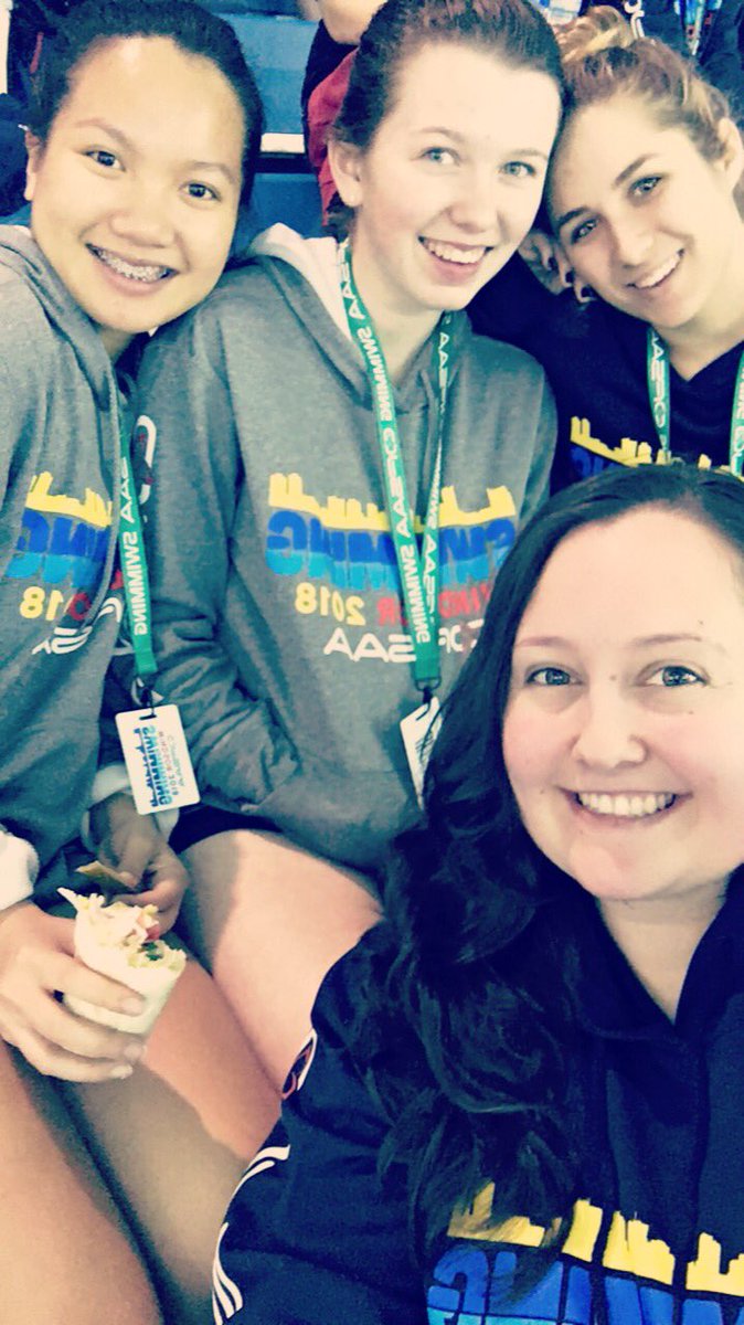 RaeArcher21's tweet image. What do you do while waiting for finals?..... take a #selfie