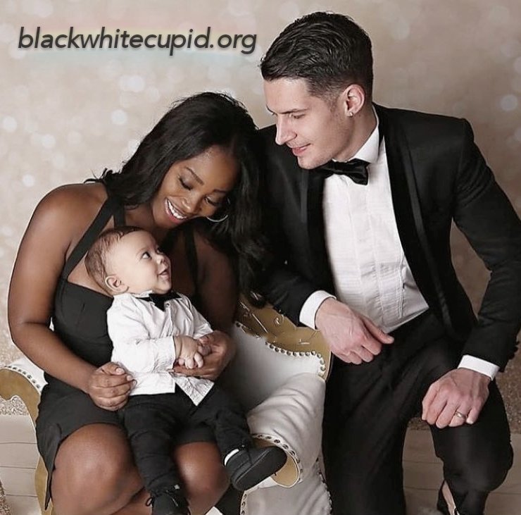 _luxurydate's tweet photo. "They say you only fall in love once, but that can't be true. Every time I look at you, I fall in love all over again."
😘join https://t.co/bJ8nUxuEj3 you can find a  attractive black singles to date. 😉
.
.
.
#melaninrich #blackgirlmagic #blackqueen #blackwoman #africangoddess https://t.co/kroxWxl65W