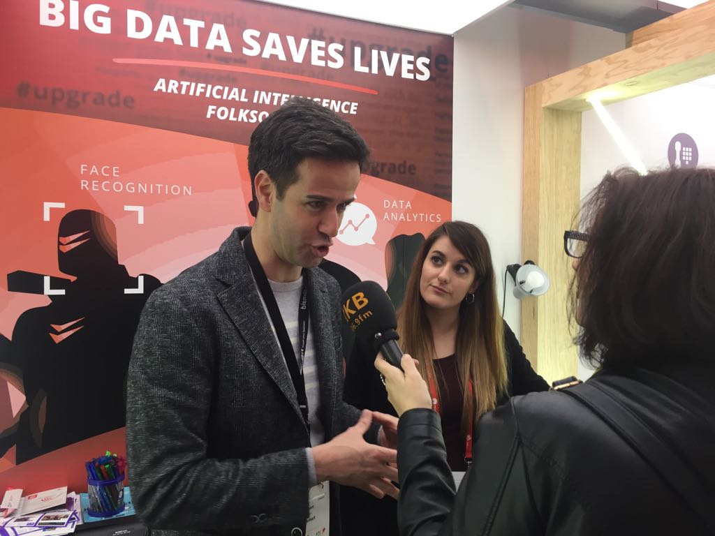 Bismart2009's tweet photo. Hoy nos han visitado @1mysolution, de @RadiokanalB! Han entrevistado a nuestro CEO, @IsernAlbert, para conocer el proyecto Big Data Saves Lives. #MWC18 #IntelligentVideoWall #TargetedLiveAds #Artificial_Intelligence #FaceRecognition #BigData https://t.co/PjlXg049fD