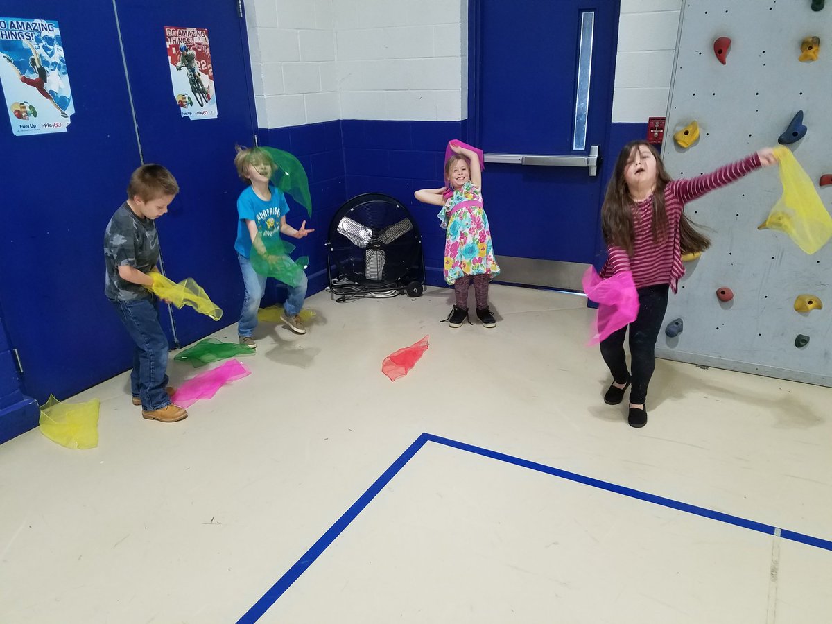 DieselBGreene's tweet photo. Juggling,  Jumping, and Hula-ing https://t.co/KmosxE3McP