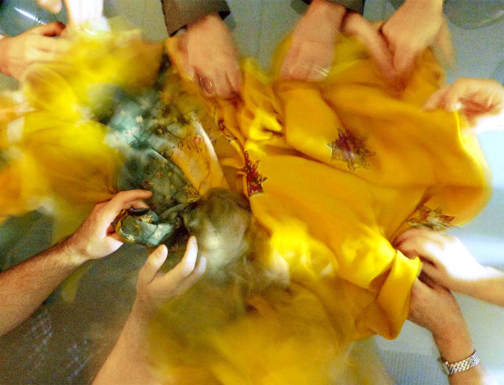 First2Print's tweet image. Our hands are allover this #silk stretch charmeuse! Call it mustard,marigold or lemon- these tones fall into the yellow family. The director of the #Pantone color Institute says  it's "a beacon of light "  sure to catch  the designers eye  #charmuese #yellow #fabric #printing