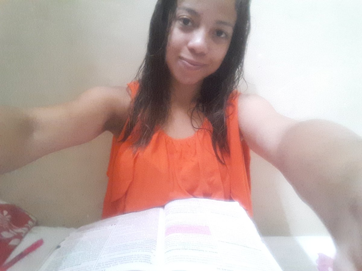 gioo_ramos's tweet photo. Leitura da Biblia pela manhã.  
Lucas 10:23-24
Temos que dar muito valor aos ensinamentos que recebemos, Deus esta nos dando essa oportunidade.  Afinal,  muitos que hoje não estão na fé é porque não deram ouvidos a vontade de Deus. #recomeco https://t.co/5ti3zS458K