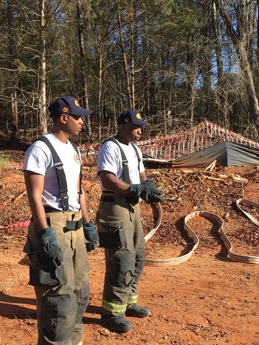 charlottefire's tweet photo. It’s a great day for training. CFD preparing for today’s live-fire training for Recruit Class 105. https://t.co/Bm9mzdPTWg