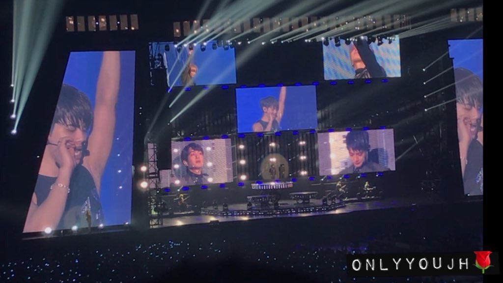 kimtaem's tweet photo. These diamonds lasts forever.

#Forever5HINee https://t.co/0EIzoCNEH2