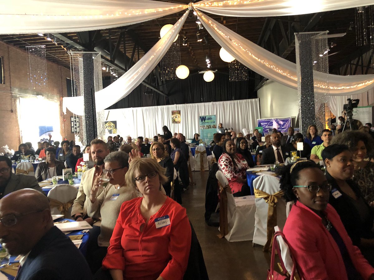 JulieEiselt's tweet photo. I was honored to give the proclamation for #BreakfastConversations2018 supporting #CLTSmallMinBusiness. Small businesses and entrepreneurs are the engine of our economy! @Larken @DrJustinHarlow @pureinterviewer @BraxtonWinston great catering by #FloodgatesCatering https://t.co/asl0no4B1z