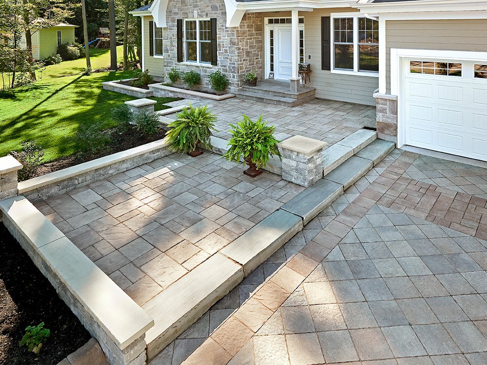 Efflorescence has always been a popular topic in the hardscaping industry. Here are 5 things you need to know about removing it from your pavers! blog.alliancegator.com/top-5-things-y…