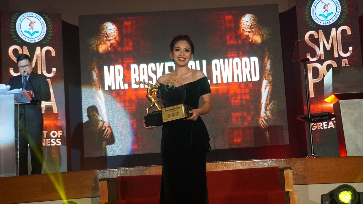 TheScorePH's tweet photo. MS. VOLLEYBALL at the PSA Awards: Dawn Macandili https://t.co/N8OWhv5qQz