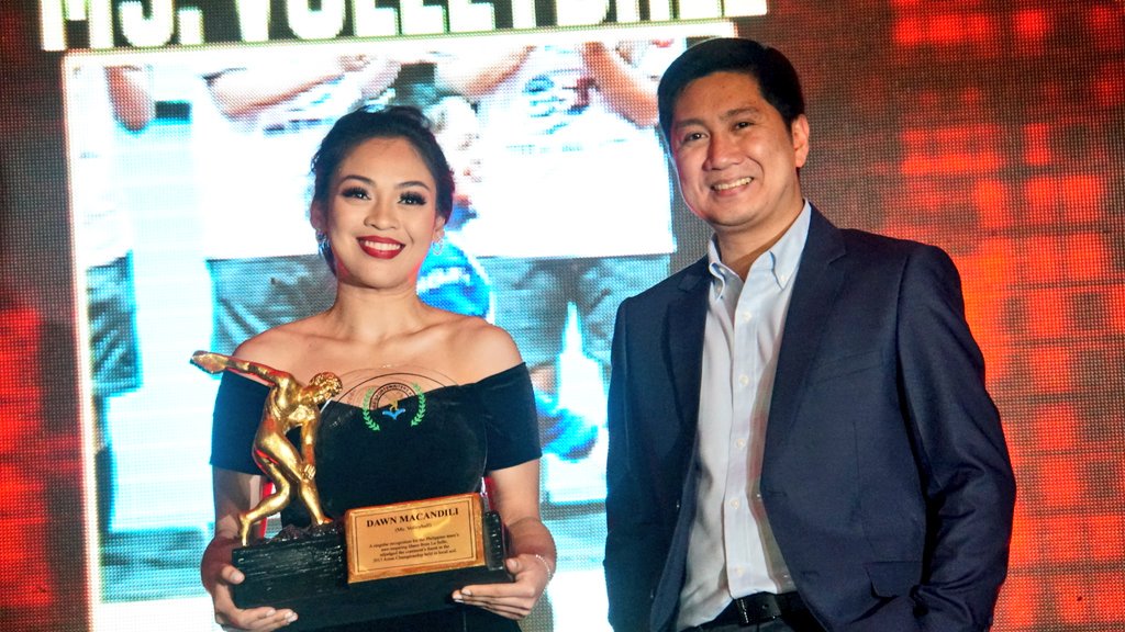 TheScorePH's tweet photo. MS. VOLLEYBALL at the PSA Awards: Dawn Macandili https://t.co/N8OWhv5qQz