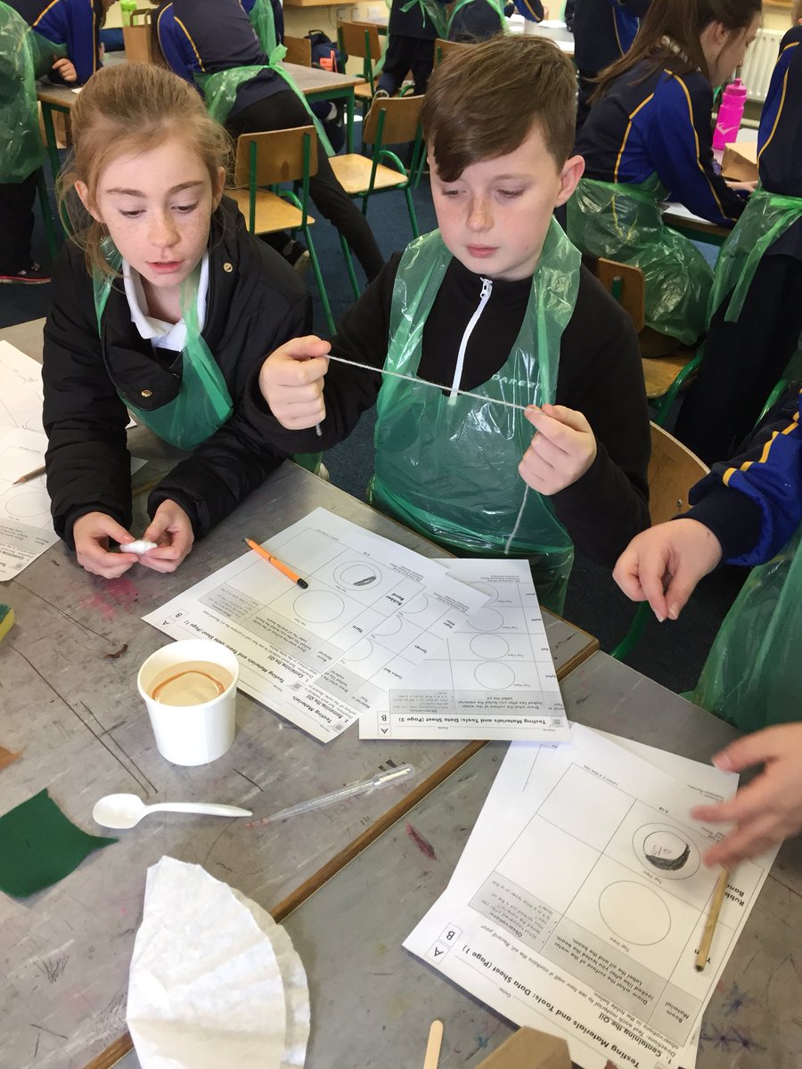 ScoilIde's tweet photo. Mr. Gavin’s 5th class are exploring materials, tools and methods that can be used to clean an oil spill @EiE_org @EngineerIreland #engweek2018 https://t.co/tQVvxUXHrz