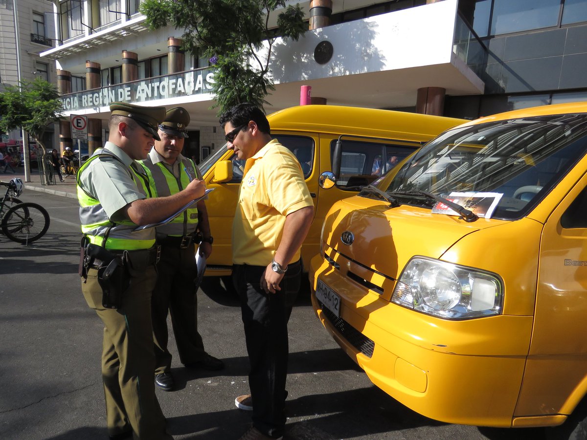 Micc3ra's tweet photo. Antofagasta Of. Comunitara 3ra Com. En Campaña Preventiva y Fiscalizacion de Transporte Escolar Año 2018 @Carabdechile @radiocarab https://t.co/Af9POZgU3B