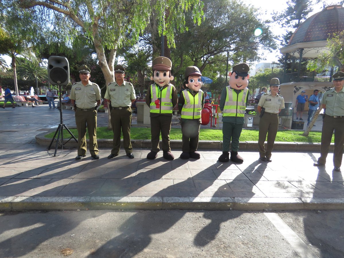 Micc3ra's tweet photo. Antofagasta Of. Comunitara 3ra Com. En Campaña Preventiva y Fiscalizacion de Transporte Escolar Año 2018 @Carabdechile @radiocarab https://t.co/Af9POZgU3B