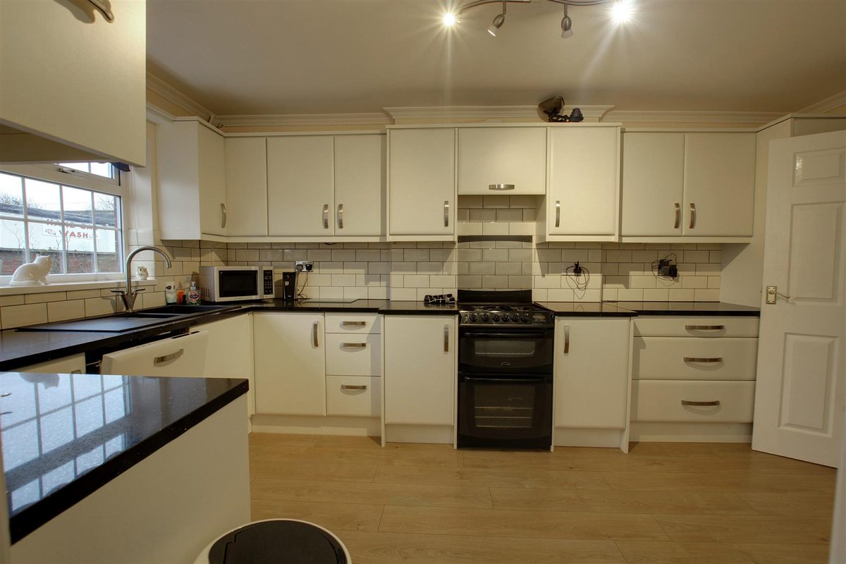 choiceagent's tweet photo. ** A VIEWING IS A MUST **

Alford Road | £274,950
Call us today! 01507 472016

  #properties #estateagents #house #homeliving #mortgage #bungalow #seaside #countryliving #beach https://t.co/DEYzeAjStT
