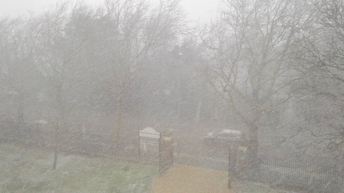Wow! Didn't think I'd ever see snow in Portsmouth! 😆 https://t.co/ZladJ6NBEI<a href="/tag/mvsales"class="tags"><span>#mvsales</span></a>