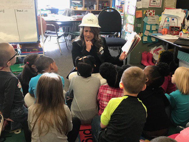 Inspired_Bailey's tweet photo. We ❤️ our guest readers! Thank you for coming Dr. Parks- students loved listening to "Lucky Day" #LeaderReaders #ReadAcrossAmericaWeek #TeamDraper👷♀️ @parkss12 @RCS_NC https://t.co/M1odcvx5uO
