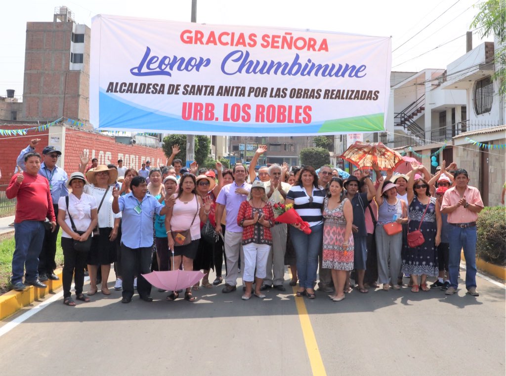 chumbimune's tweet photo. El fin de semana se inauguró la pista de la calle Juan Guillermo Moore en Urb. Los Robles. Gracias a los vecinos por ese caluroso recibimiento #LasObrasQuedan https://t.co/5BgbQb5AzR