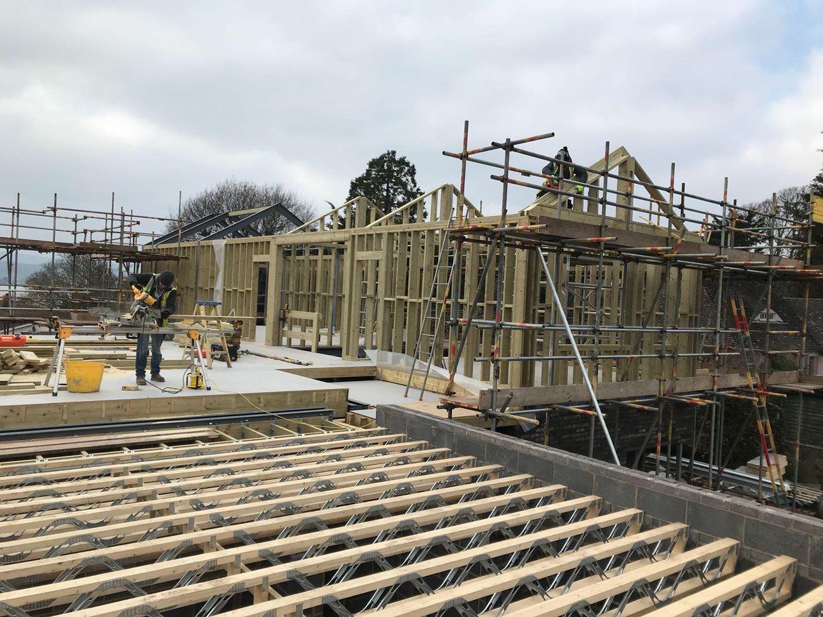 BuildingDevon's tweet image. Great progress on our new build site on the river Exe. Always a delight to actually see the first fix carpentry!