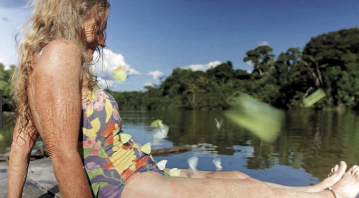 Jessica_Waaa's tweet photo. Recomiendo: El documental #AmazonaLaPeli - Val (de inglaterra) dejó a su familia para vivir en la selva colombiana #Leticia #Colombia @AmazonaLaPeli 🌿🌎🇨🇴 https://t.co/8pYnfoTMkv