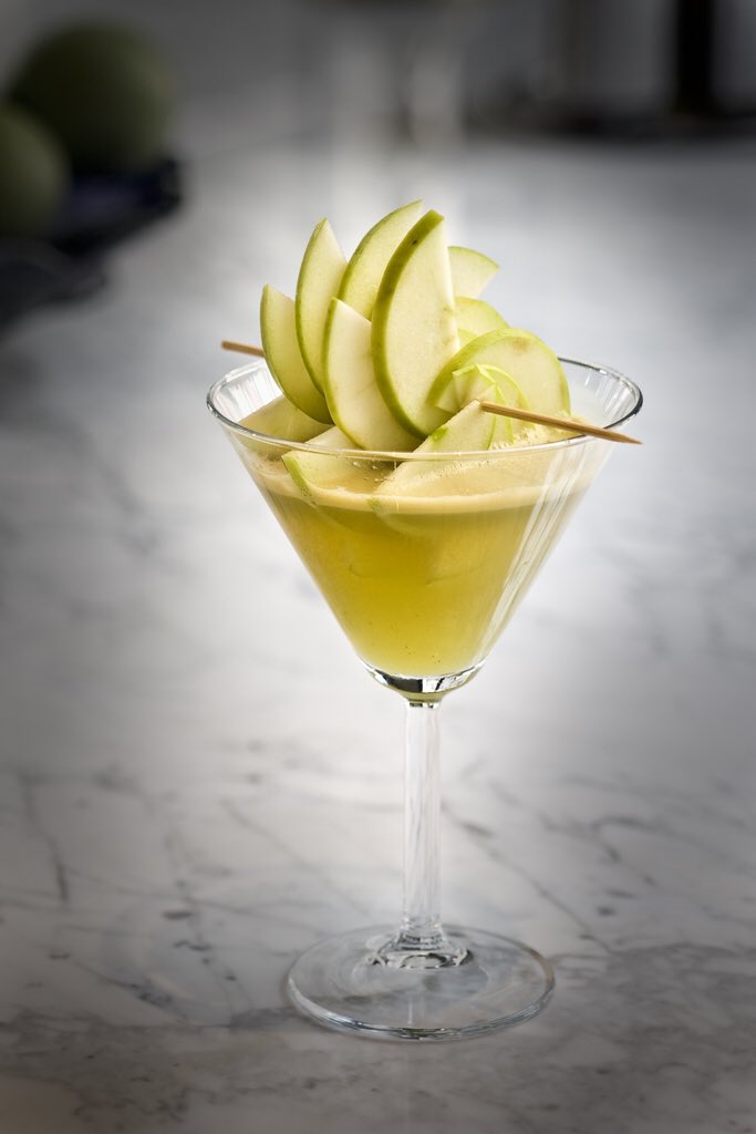 Apple Martini Mavibahçe’ de🍸🍾#thehousecafemavibahçe #izmir