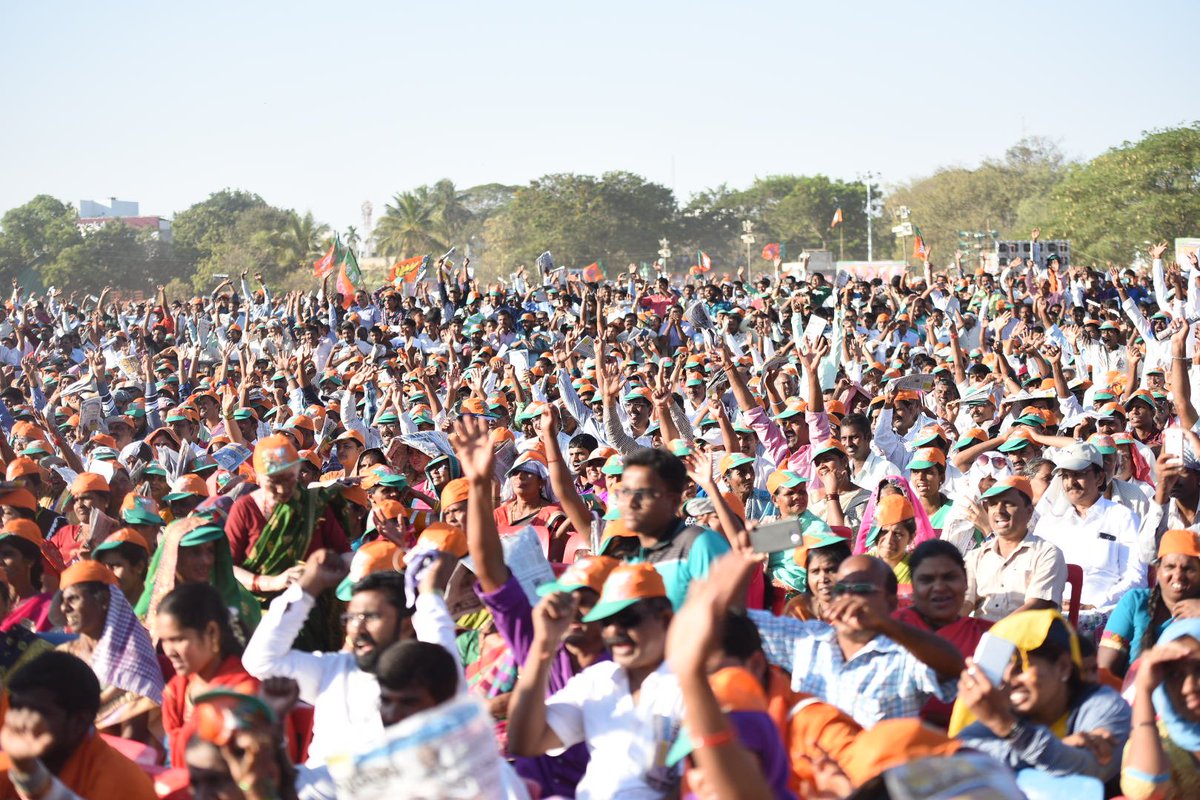 narendramodi's tweet image. Pictures from today&apos;s rally at Davanagere, Karnataka.