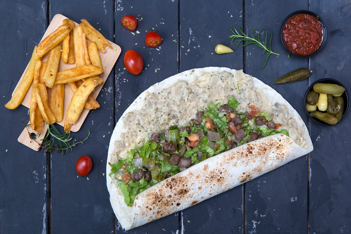 Özel lezzetimiz BigDürüm Menünün çoban kavurması, beğendi sosa sarmalanmadan hemen önce.
Menümüzü buradan inceleyebilirsiniz: bigdurum.com
#BigDürüm #dürüm #birbigchefsmarkası #çobankavurma #beğendi