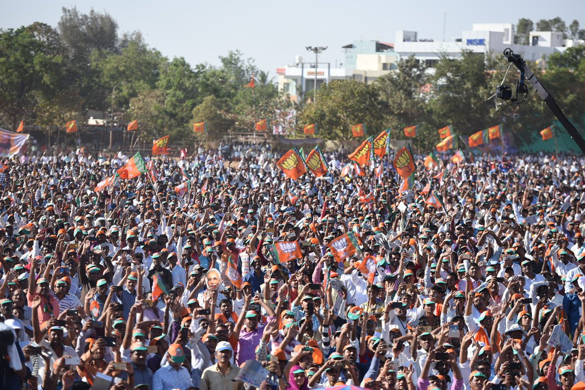 narendramodi's tweet image. Pictures from today&apos;s rally at Davanagere, Karnataka.