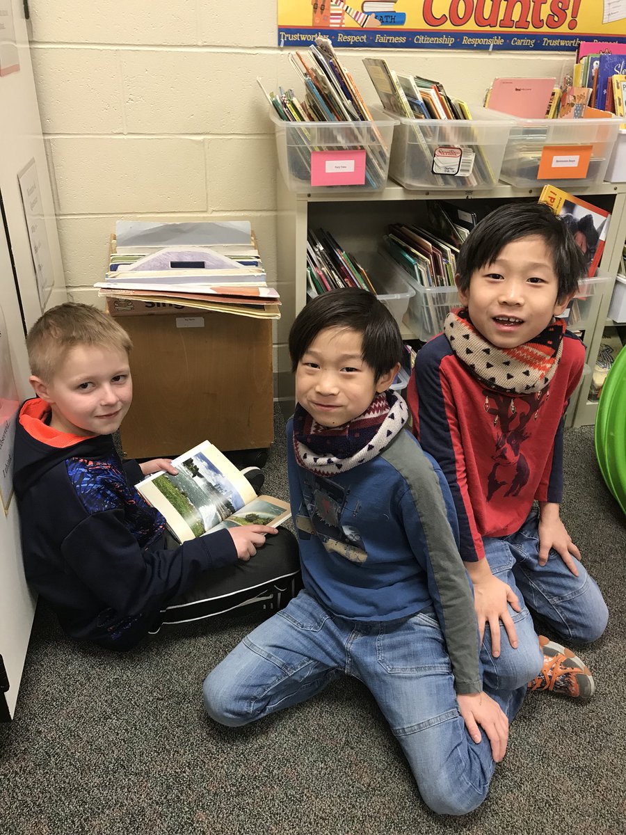 mrspalone10's tweet image. First grade starting our day off right in a good book and reading with technology. @dreDCSD