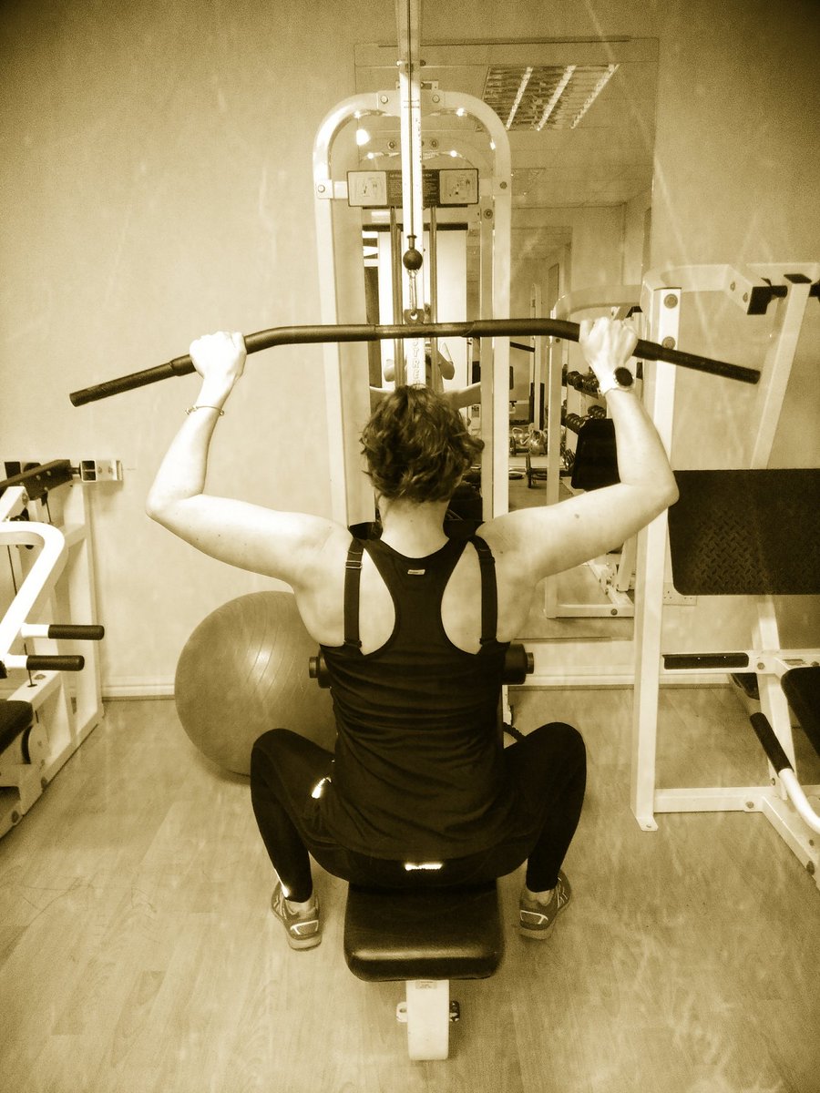 KelliJannaway's tweet photo. Girls can do this too right?! 😂😂😂 #gymvibes #notjustforboys https://t.co/L1EICZl26N