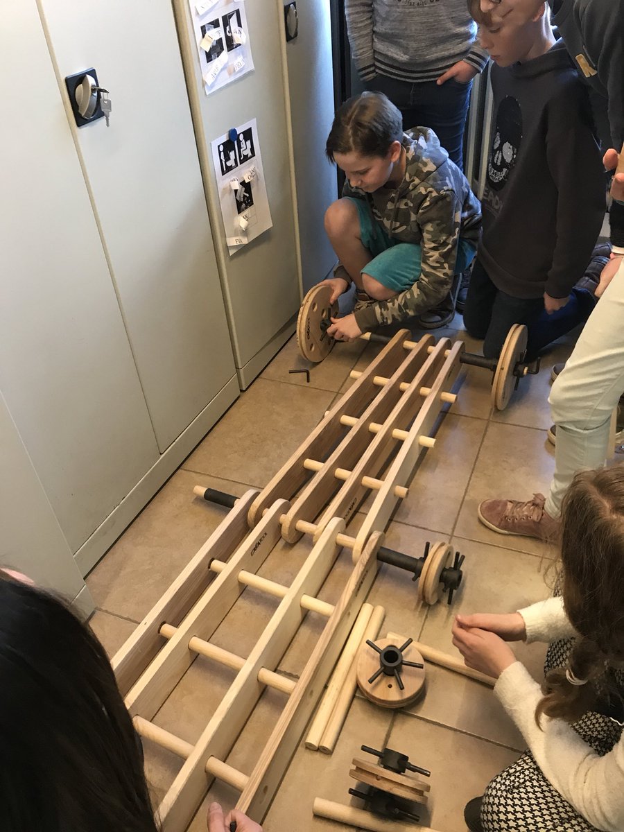 OmerwattezL6's tweet photo. Werken met #creatools is super leerrijk en tof! #techniek https://t.co/TQ1Q03V4S9