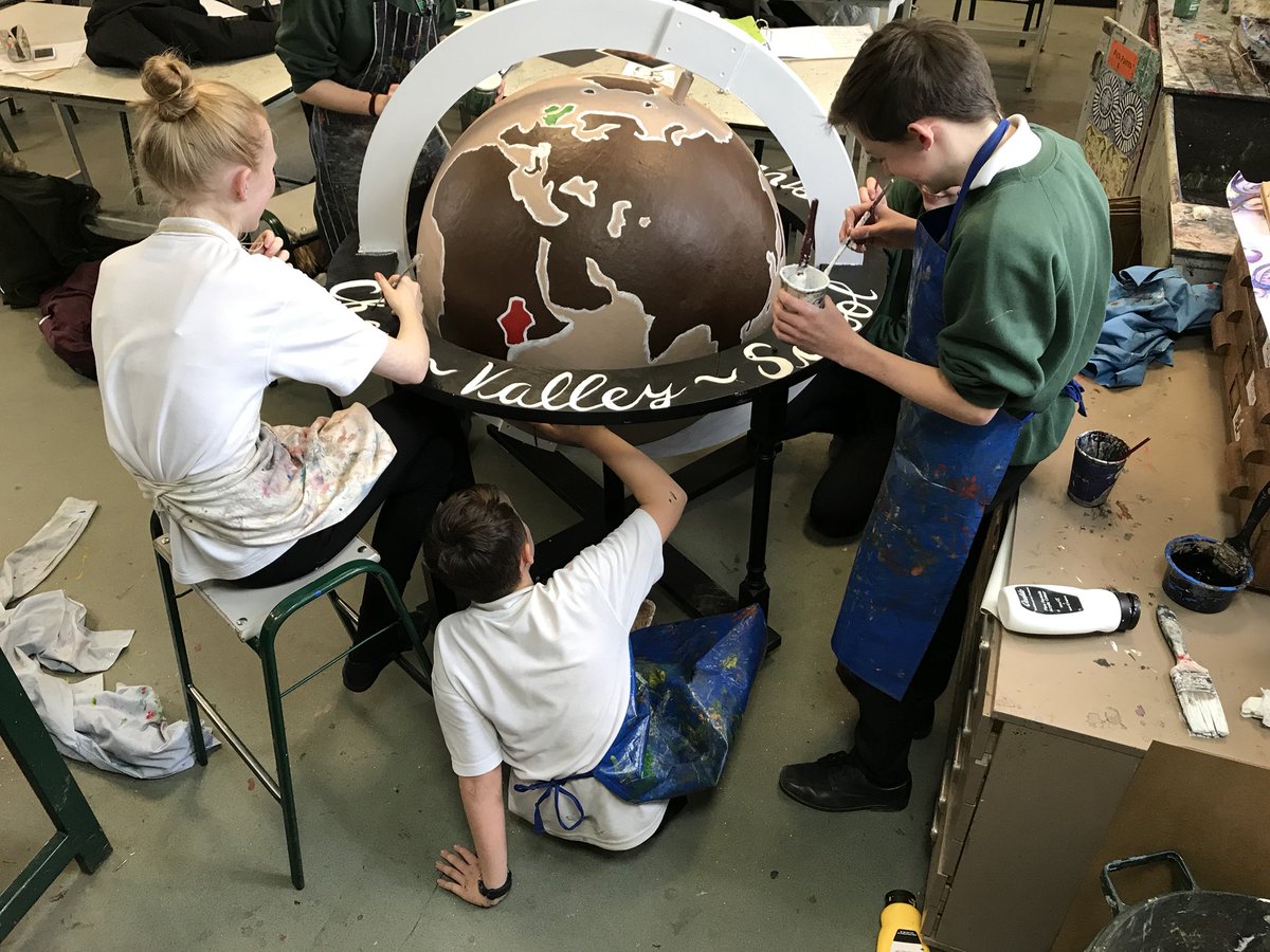 MissBeachgood's tweet photo. They’re back to it! Amazing year 9’s working so hard on the Globe! @ChewValleySch #globing 🌎 https://t.co/JNFr2CFmoY