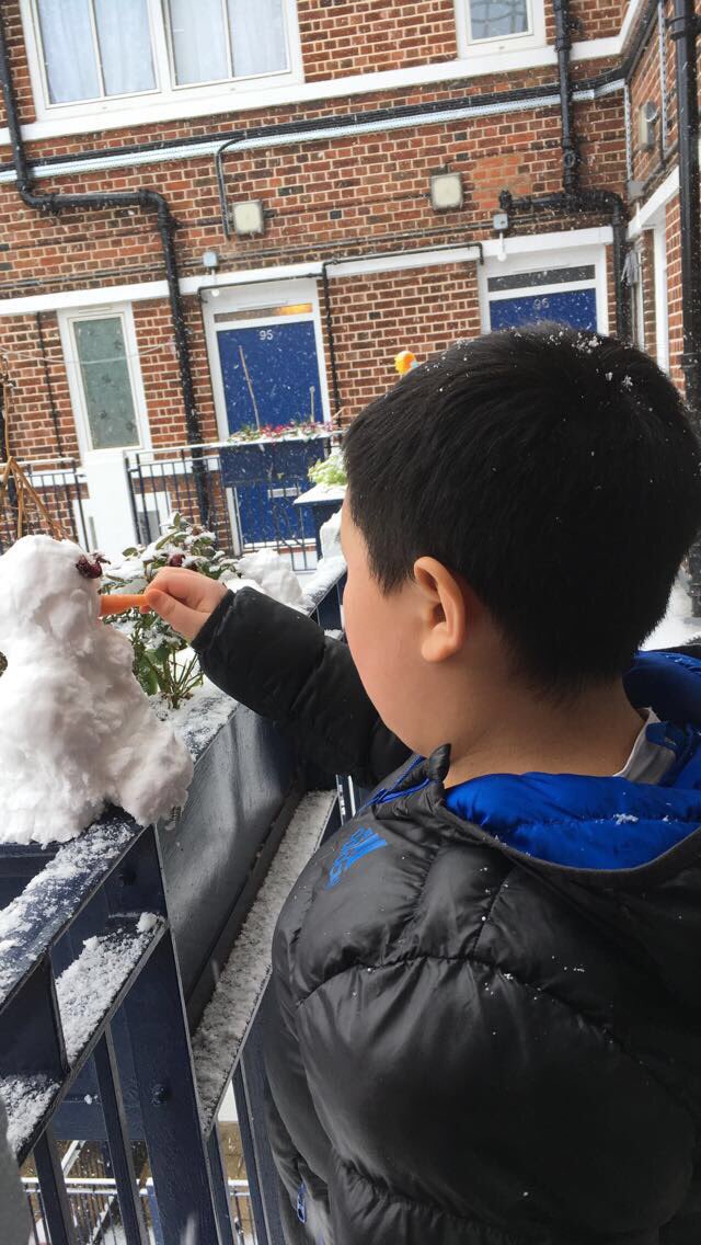 yvonneshek_ys's tweet photo. Half way through session ‘Yvonne it’s snow! It’s snowing! It’s cold!’ #homeprogramme #ASD https://t.co/oriIshfbJu