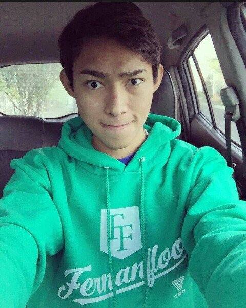 SaraGz_uwu's tweet photo. 🔃 Rubius
❤ Fernanfloo
Cuál prefieres? :) https://t.co/6r2oMSbCag
