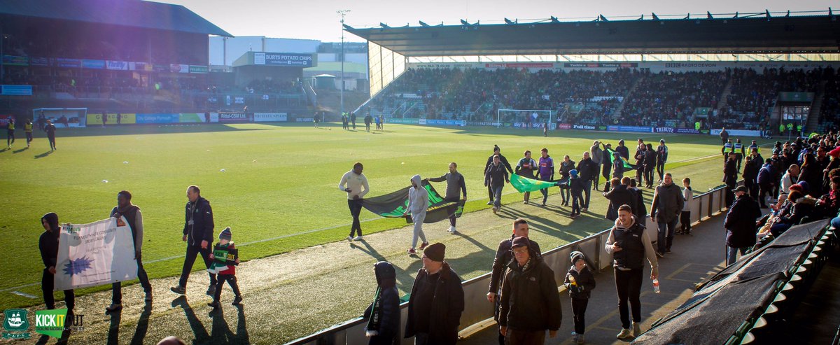 ArgyleTrust's tweet photo. Celebrating diversity, inclusion and respect in Plymouth.

#OneGameOneCommunity with @kickitout ⚽️💚 https://t.co/puQaZ5UccS