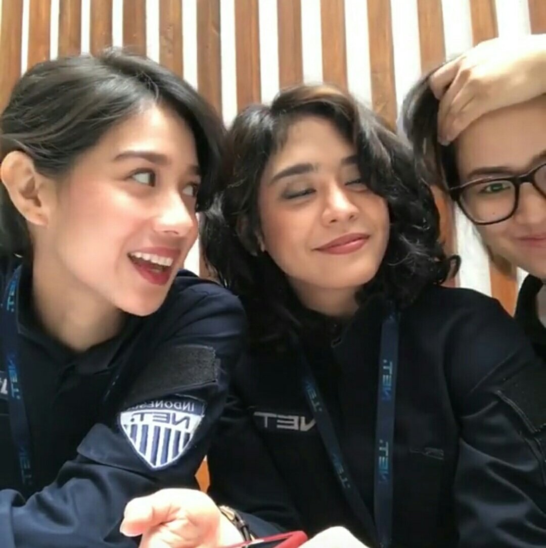 7songma's tweet image. SESEORANG TELAH MEMBELOT (dari mie ayam ekstra kecap)

Cc: @KarinaSalim #TheEast_NET