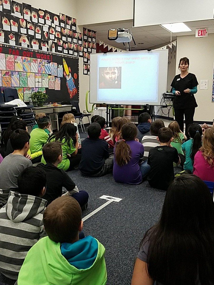 JenniferProstka's tweet photo. Learning about keeping our teeth healthy! @Bighollowelem #BHWARRIORPRIDE https://t.co/Otjx5vnrx2