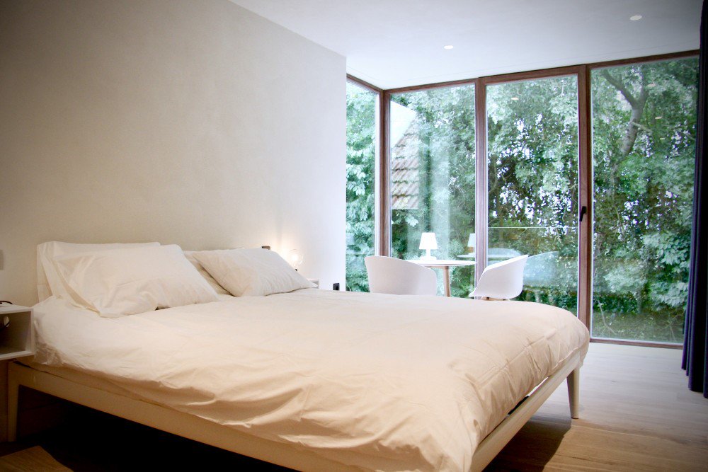 B&amp;B Fika in #Kemmel is een logies met 2 kamers midden in de natuur met Scandinavisch design. Ontspan in de ruime ontbijt- en loungeruimte en ontdek wat de Zweedse uitdrukking “fika” betekent. De Kemmelberg vormt de sportieve uitdaging! bit.ly/2EnuZCh