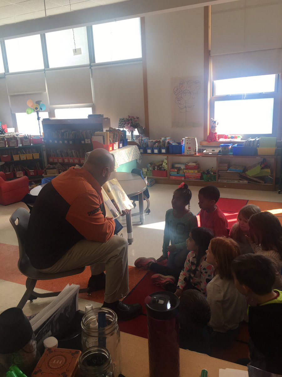 Thank you to families and fifth-grade scholars for coming to read with us! <a href="/syracuselatin/">Syracuse Latin</a> <a href="/SyracuseSchools/">Syracuse City School</a> #ReadAcrossAmericaWeek