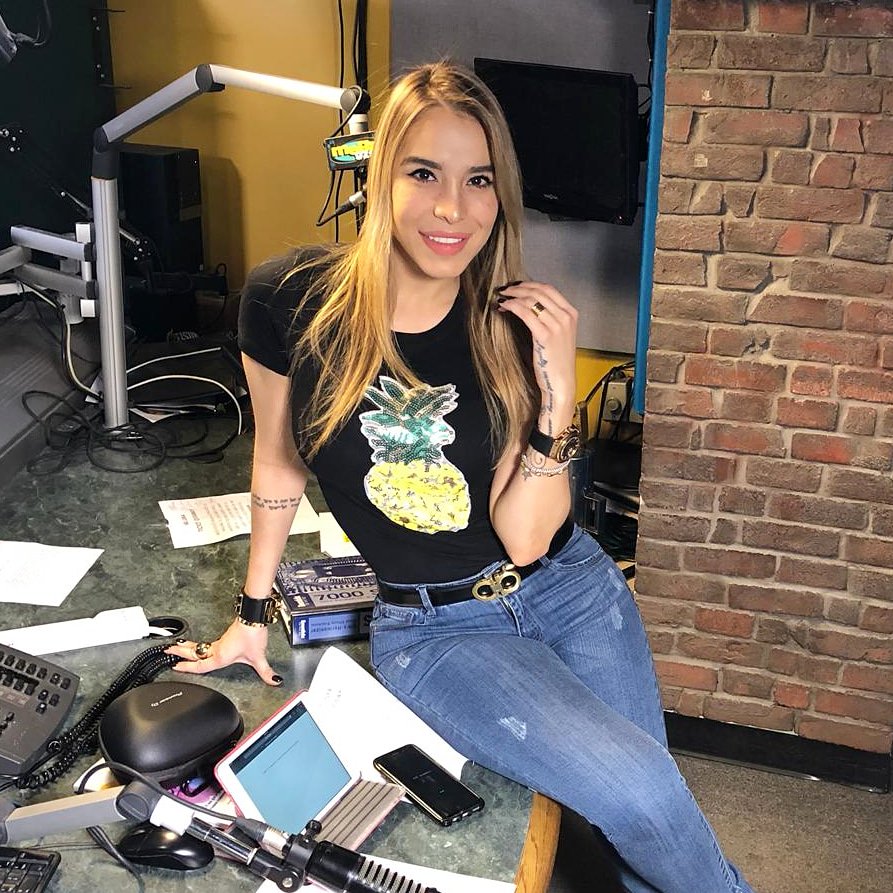 Jessica Pereira se destaca como locutora en Estados Unidos