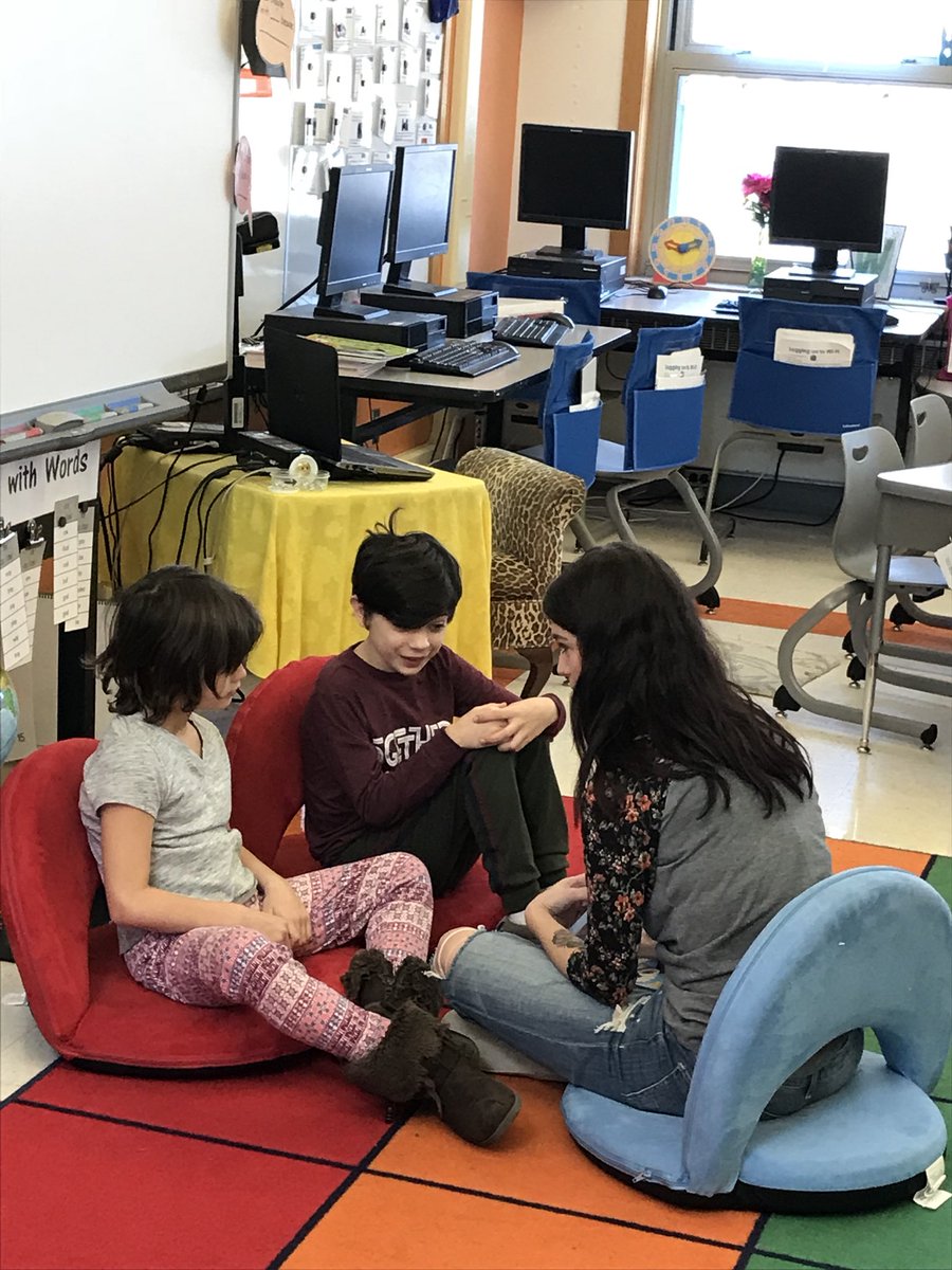 syracuselatin's tweet photo. Day 2 of #ReadAcrossAmerica! Today, 1st and 2nd grades hosted visitors to read in classrooms. And thank you to our student council members for escorting guests! #SCSDReads @SyracuseSchools https://t.co/NT3oCWPNku